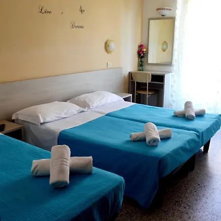 In Guest - New Cirene Double Economy And Half Package Vendégház