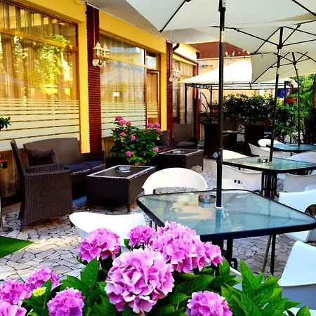 In Guest - New Cirene Double Economy And Half Package