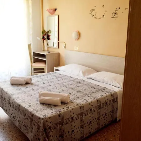 In Guest - New Cirene Double Economy And Half Package Konukevi Rimini